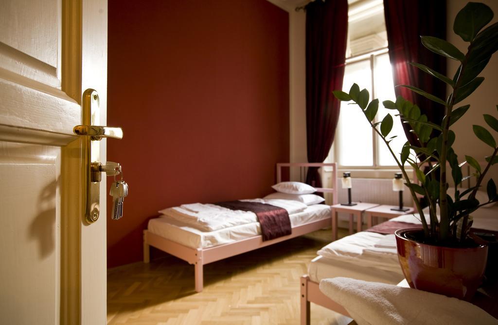 Budapest Rooms Bed And Breakfast Exterior photo