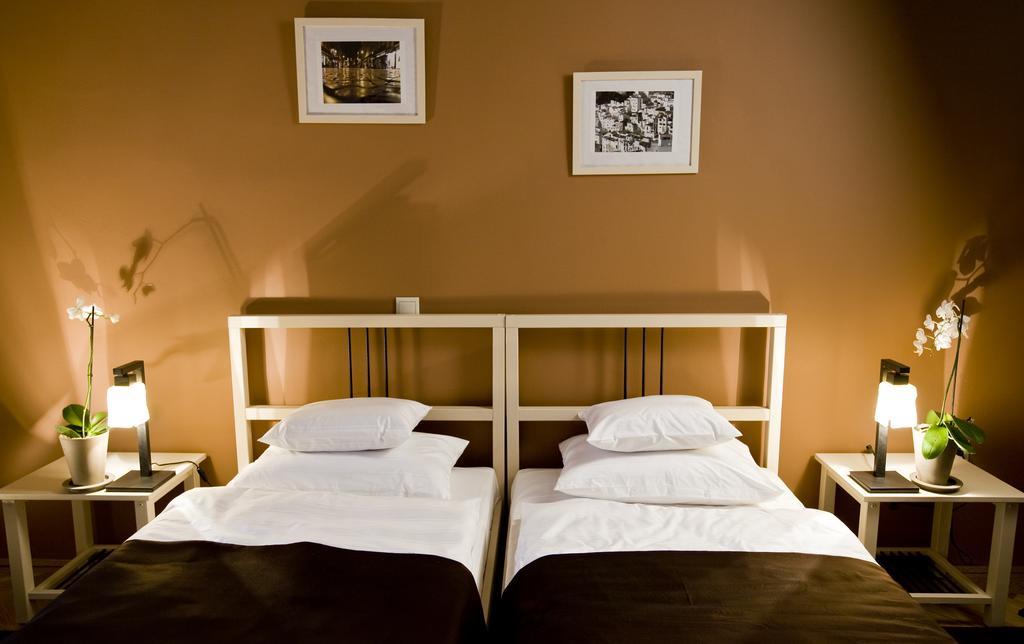 Budapest Rooms Bed And Breakfast Room photo